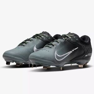 NEW Nike 4 Elite Low Metal Softball Cleats Black | White